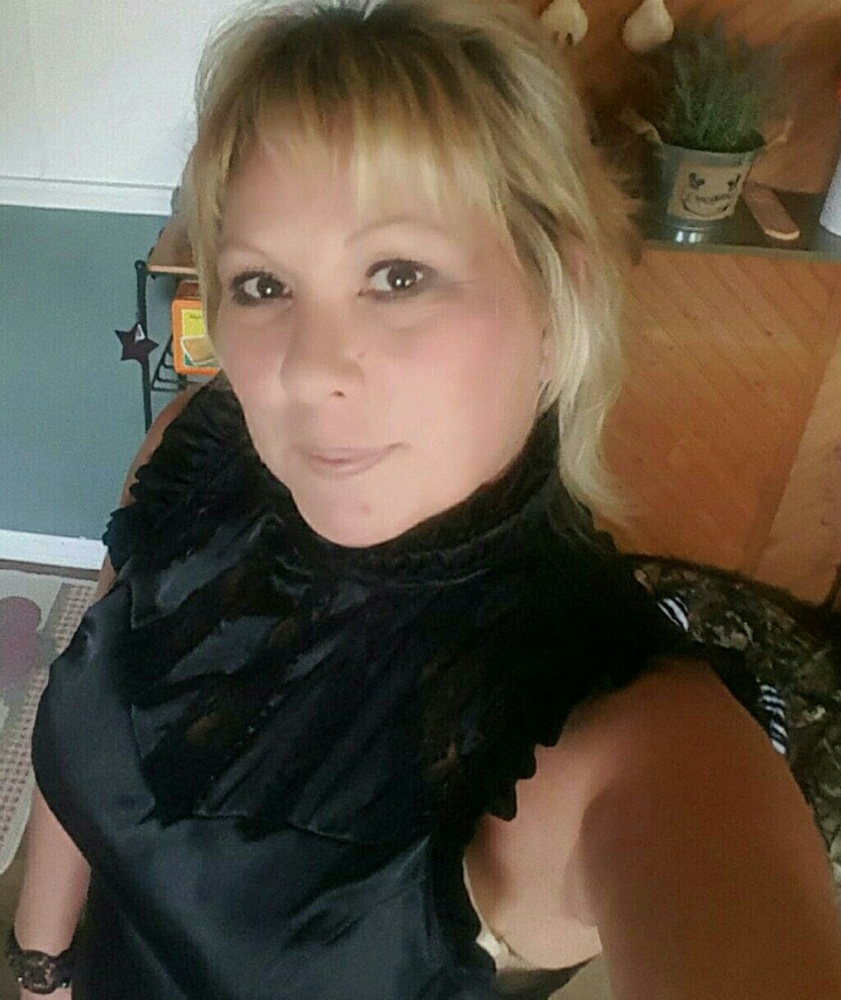Hi I'm Robin My likes are anything pretty!